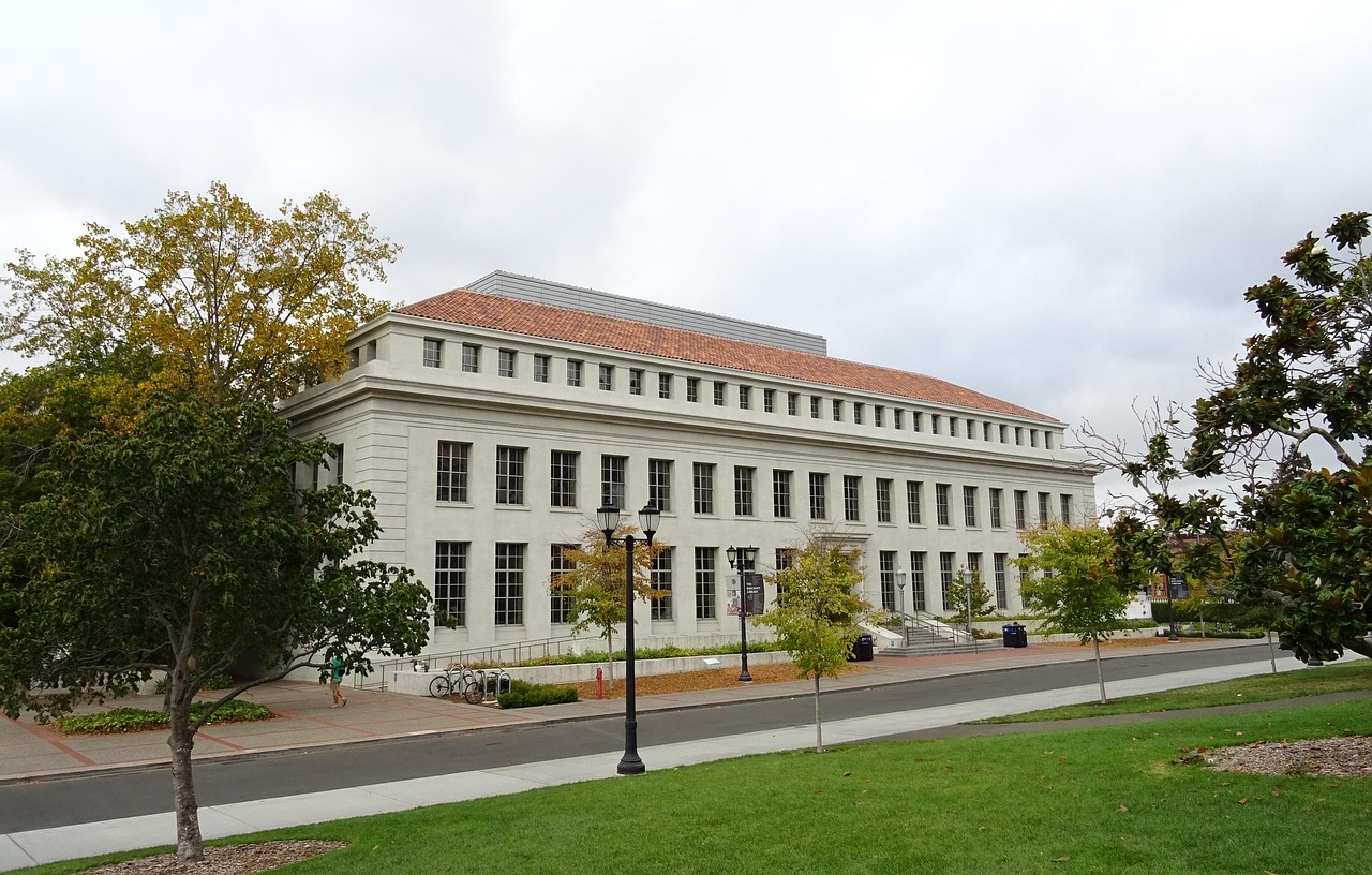 “乌鲁木齐大学有哪些” 新疆比较好的10所大学？